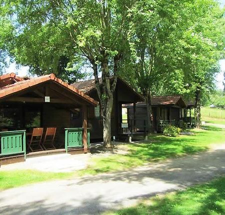 Camping Les Etoiles Saint-Sornin-Lavolps Kültér fotó