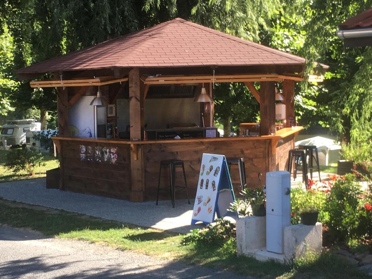 Camping Les Etoiles Saint-Sornin-Lavolps Kültér fotó