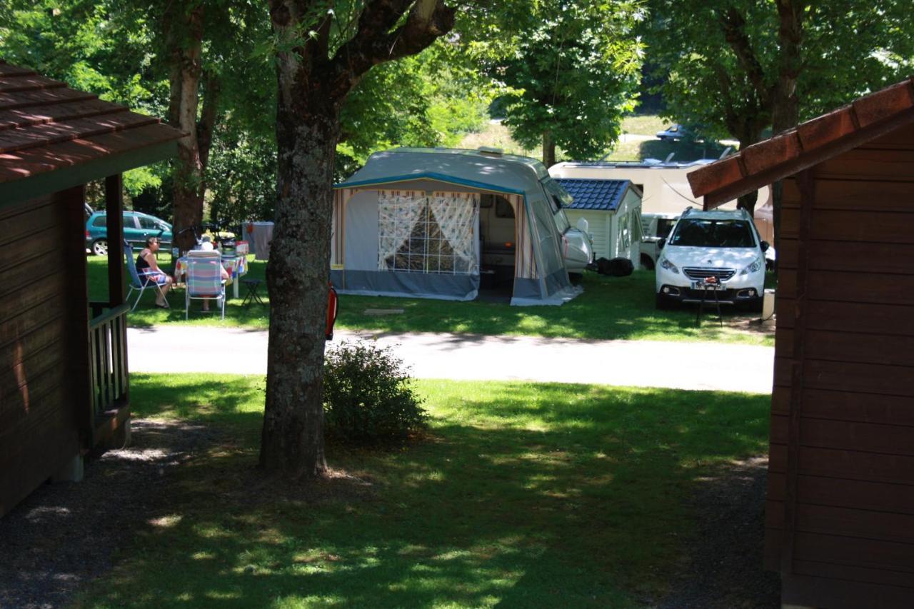 Camping Les Etoiles Saint-Sornin-Lavolps Kültér fotó