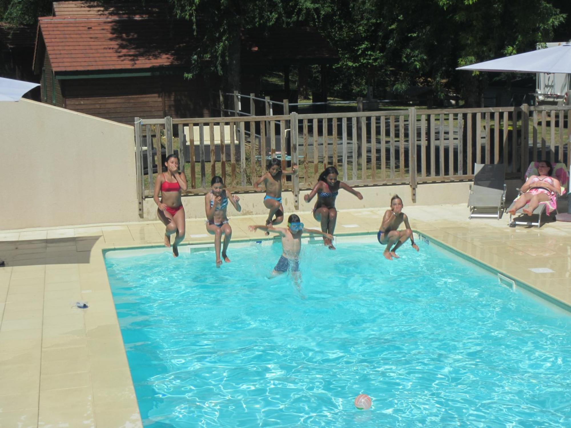 Camping Les Etoiles Saint-Sornin-Lavolps Kültér fotó